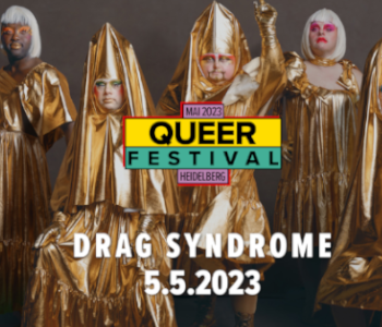 Das Foto zeigt die Gruppe Drag Syndrome. Das ist Tanz·gruppe von queeren Menschen mit einer Behinderung.