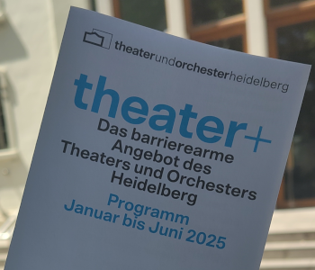 Infozettel von Theater plus.